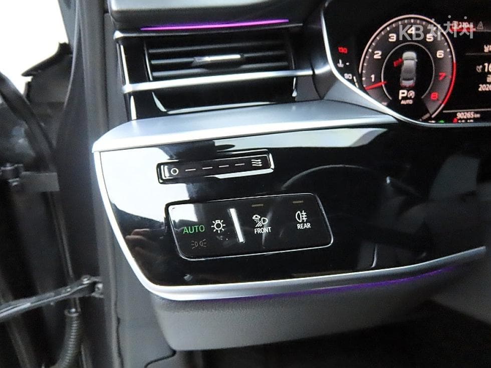 Ауди A8 (D5)55 TFSI Quattro LWB - 12