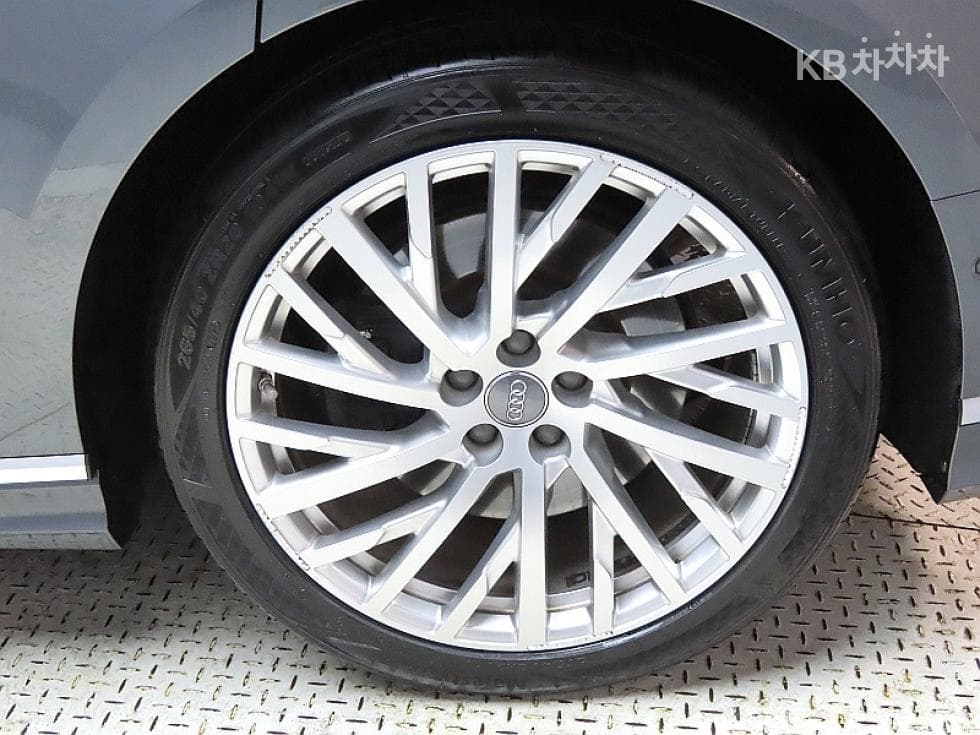 Ауди A8 (D5)55 TFSI Quattro LWB - 20