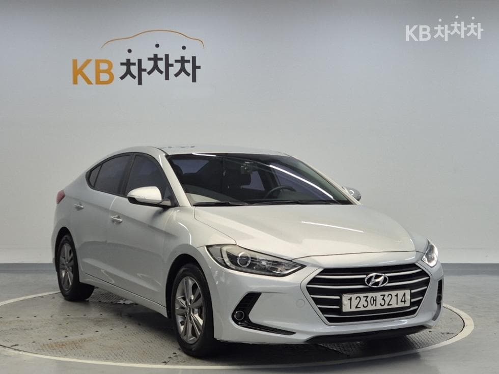 Hyundai Avante (Elantra)AD1.6 GDi Smart Special (special feature/edition) - 4