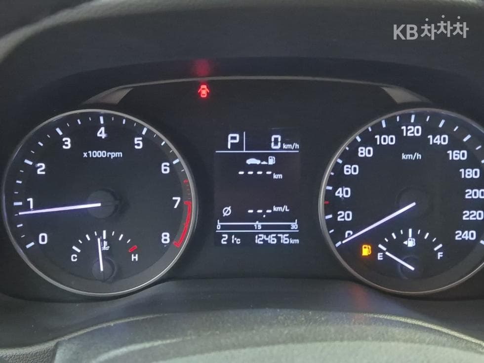 Hyundai Avante (Elantra)AD1.6 GDi Smart Special (special feature/edition) - 6