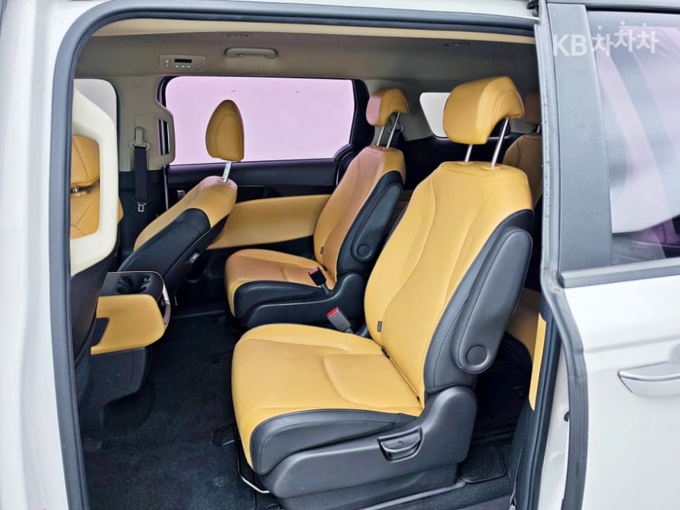 Kia Carnival 4th generationD2.2 9-seater Prestige - 6