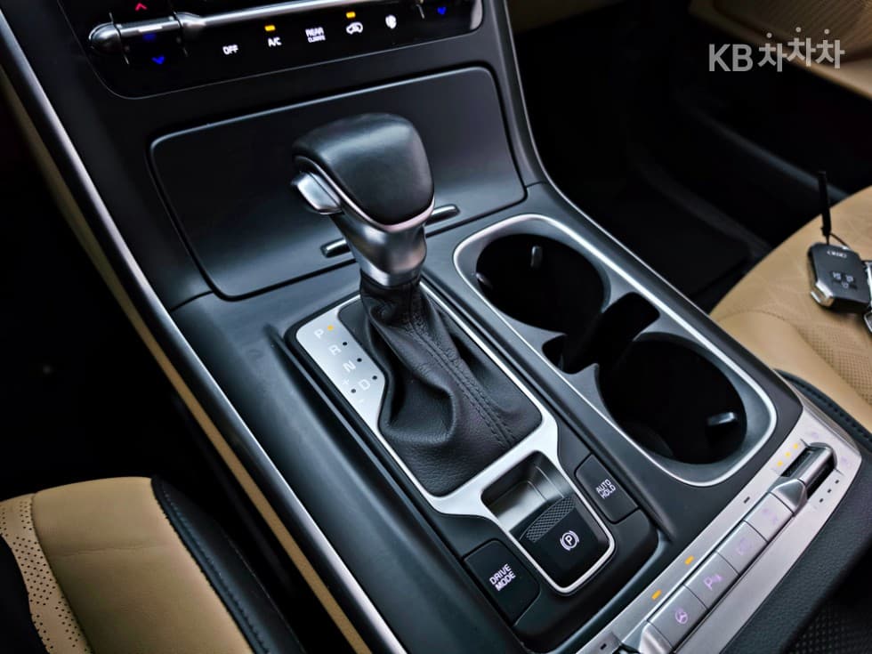 Kia Carnival 4th generationD2.2 9-seater Prestige - 9