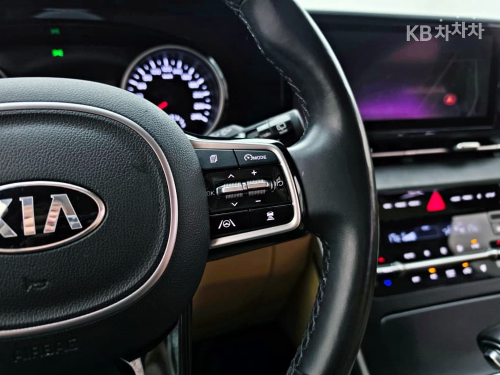 Kia Carnival 4th generationD2.2 9-seater Prestige - 14