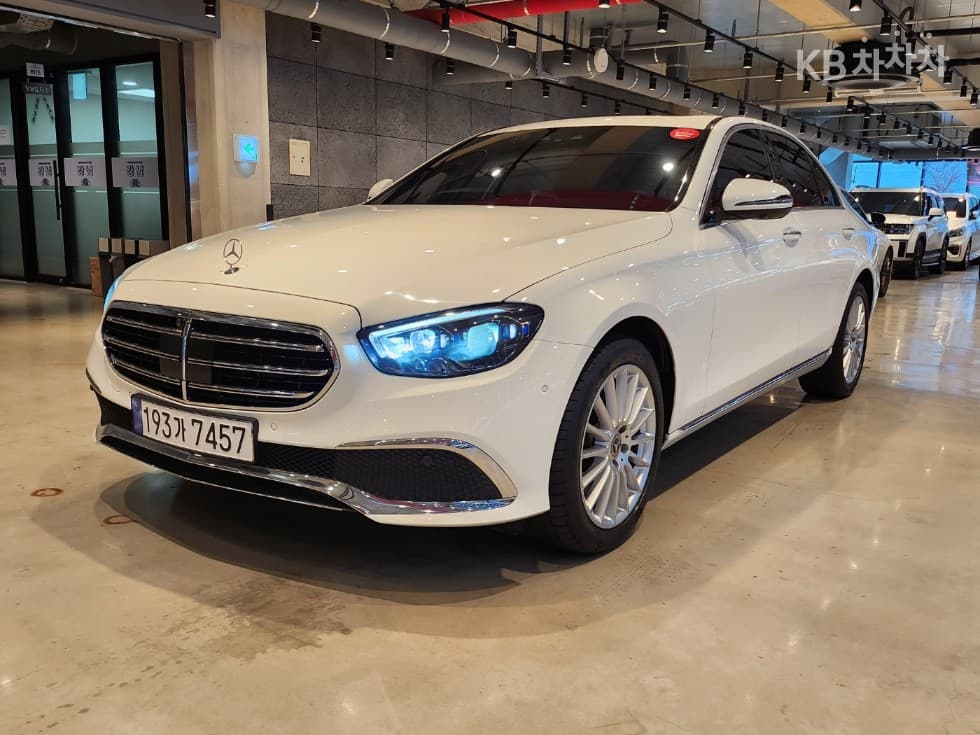 Mercedes-Benz E-Клас (W213) E250 Exclusive - Image 1