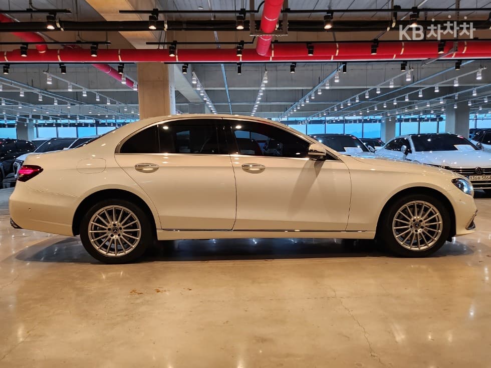 Mercedes-Benz E-Клас (W213)E250 Exclusive - 3