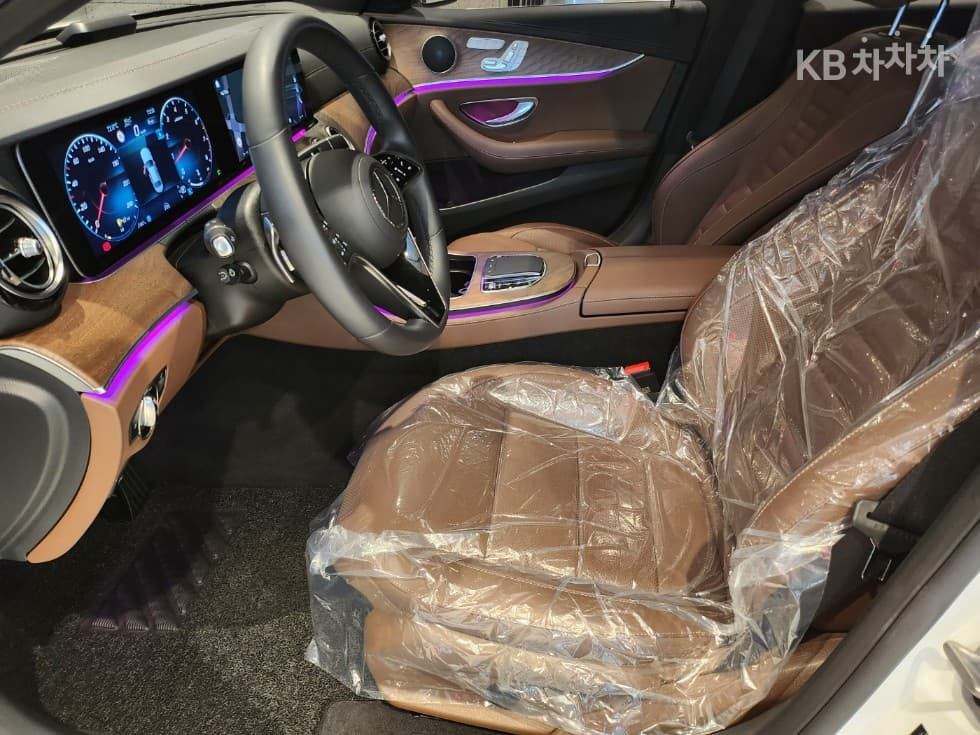 Mercedes-Benz E-Клас (W213)E250 Exclusive - 12