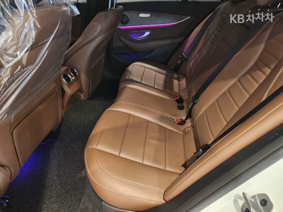 Mercedes-Benz E-Клас (W213)E250 Exclusive - 13