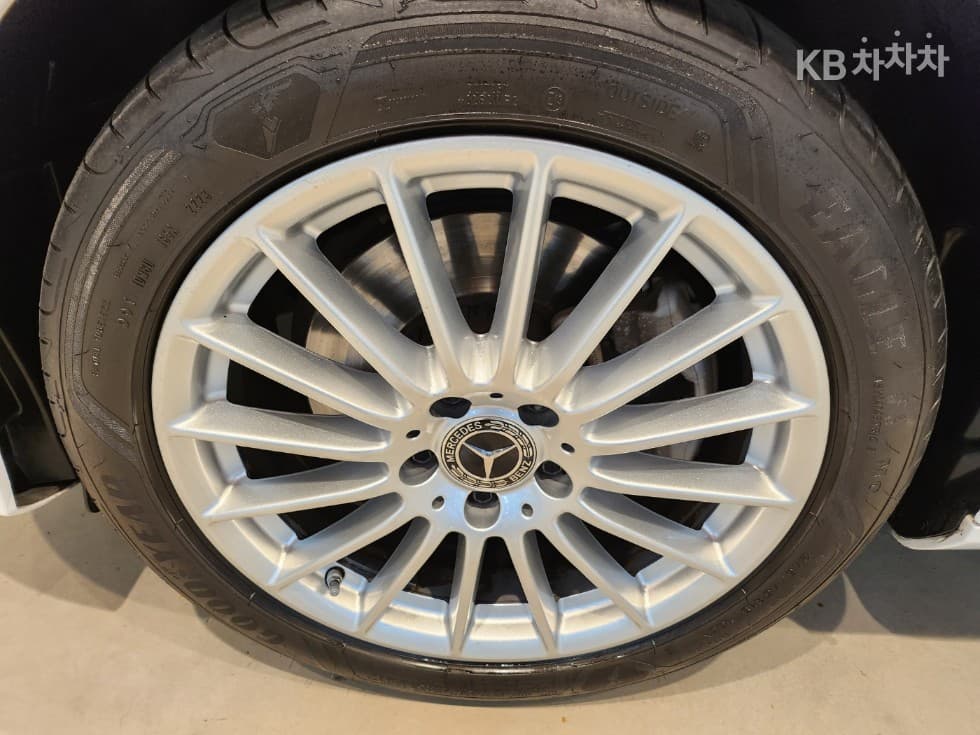 Mercedes-Benz E-Клас (W213)E250 Exclusive - 26