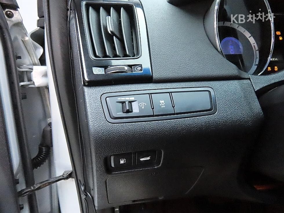 Hyundai YFSonataY20 Premiere Highest-end Type - 12