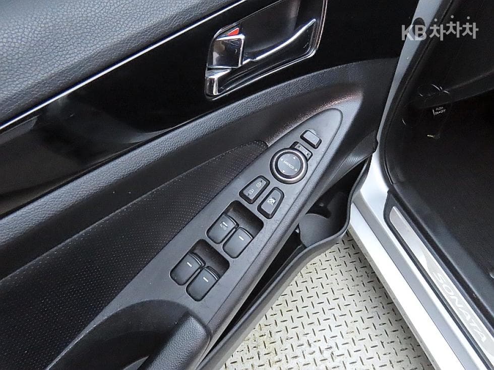 Hyundai YFSonataY20 Premiere Highest-end Type - 13
