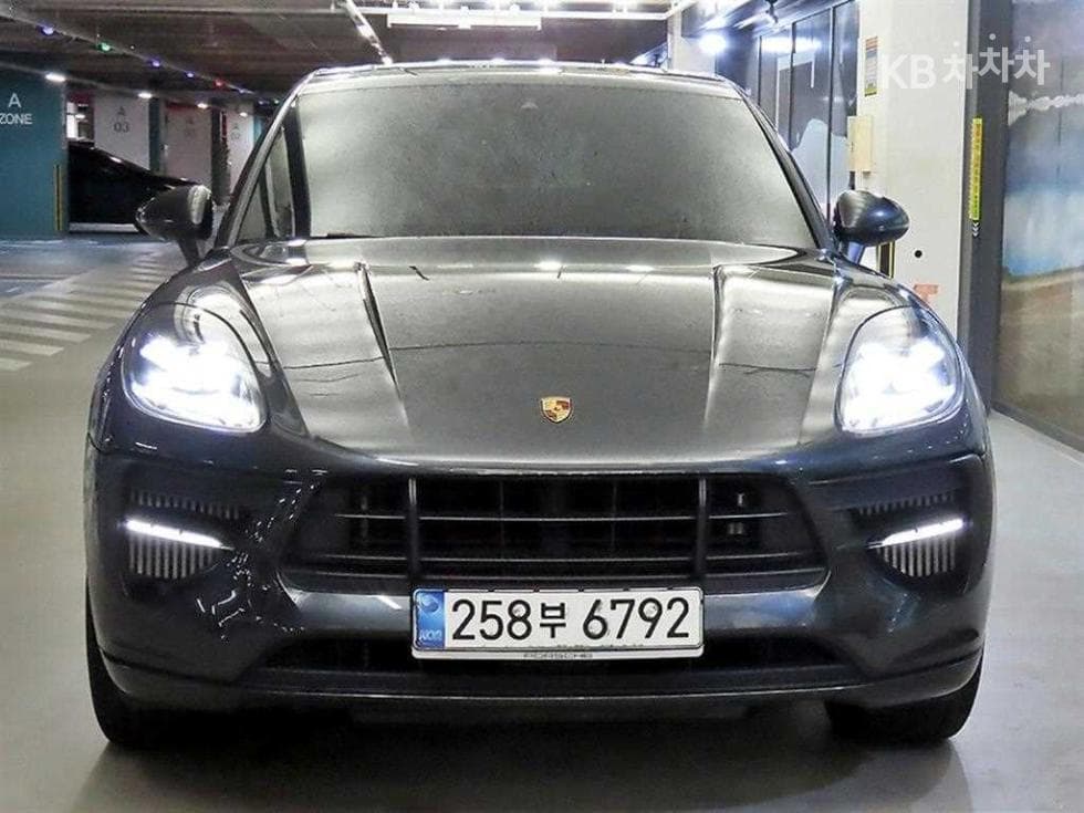 Porsche 마칸2.9 GTS - 2
