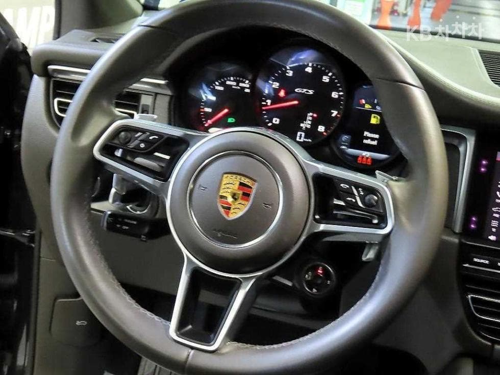 Porsche 마칸2.9 GTS - 8