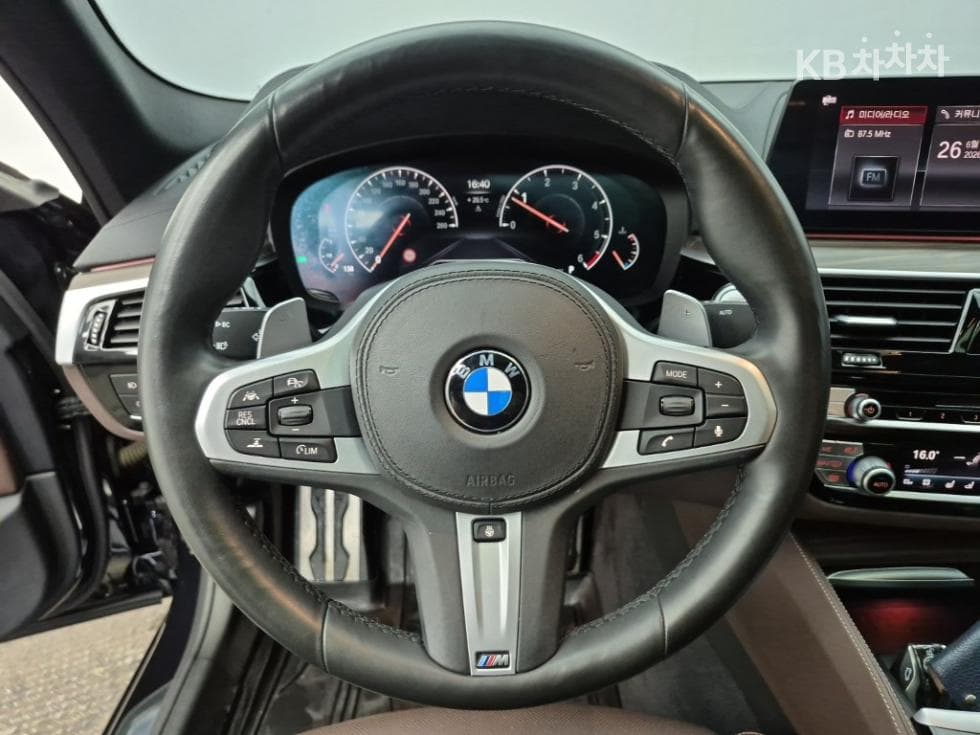 BMW 올New5 Series (G30)520d M Sport Plus - 9