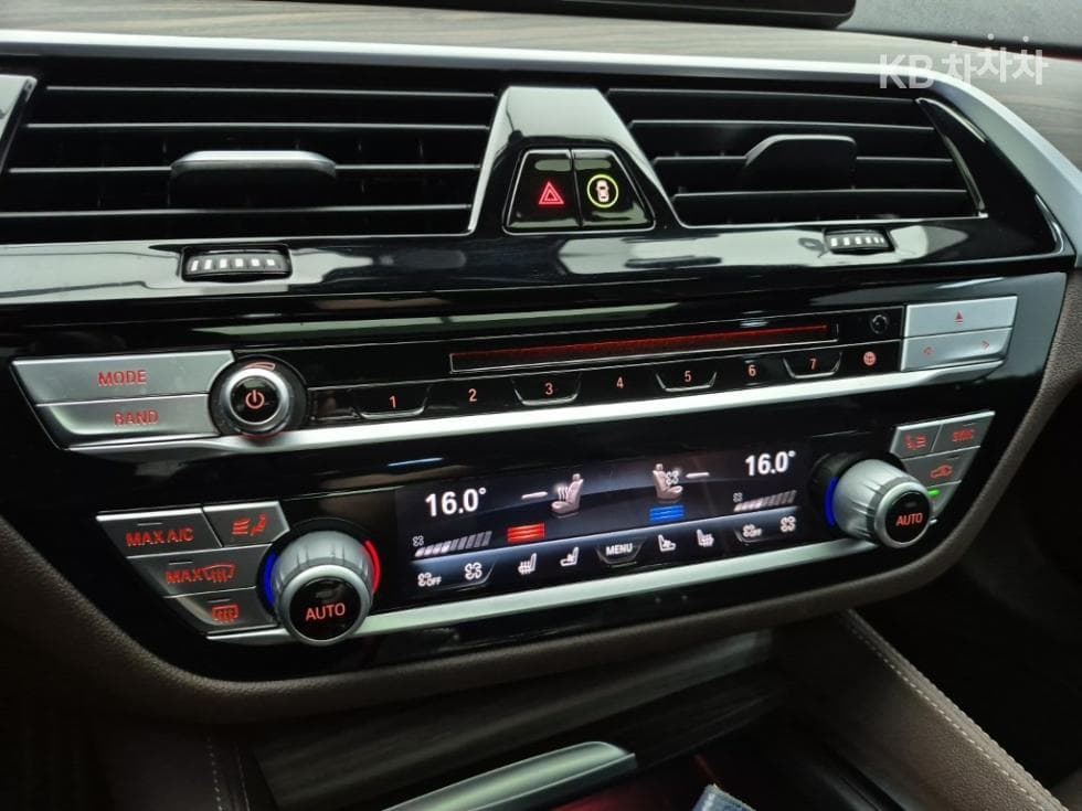 BMW 올New5 Series (G30)520d M Sport Plus - 10