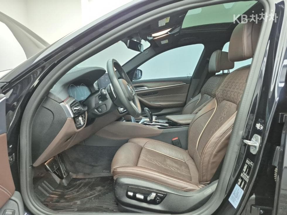 BMW 올New5 Series (G30)520d M Sport Plus - 11