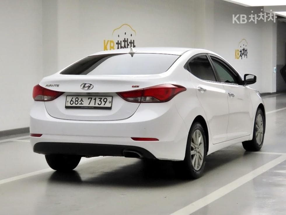 Hyundai The New (facelift) Avante (Elantra)1.6 GDi Smart Standard - 4