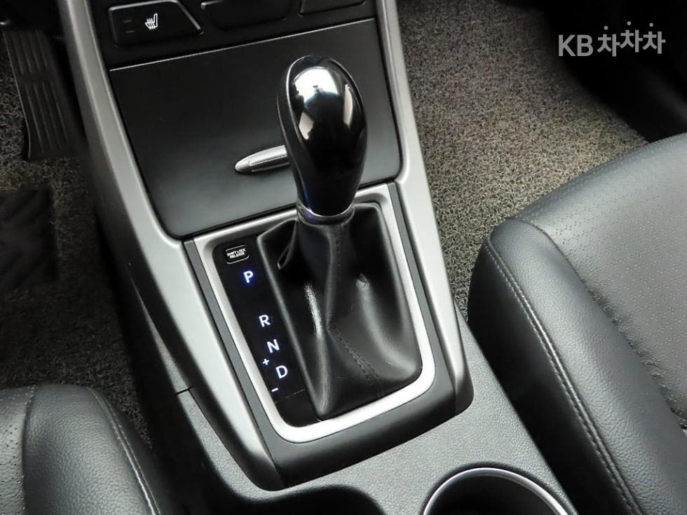 Hyundai The New (facelift) Avante (Elantra)1.6 GDi Smart Standard - 10