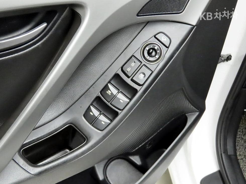 Hyundai The New (facelift) Avante (Elantra)1.6 GDi Smart Standard - 17