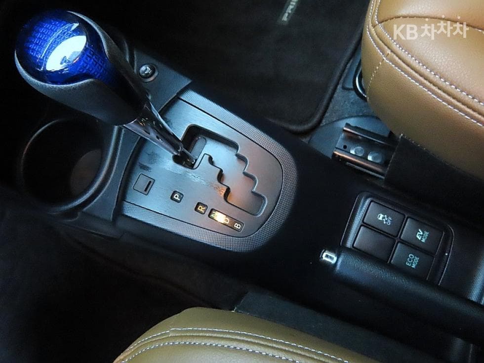 Toyota Prius1.5 Hybrid Standard - 9