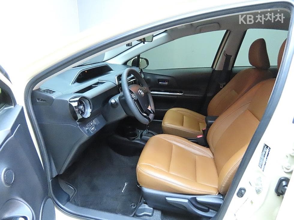 Toyota Prius1.5 Hybrid Standard - 10