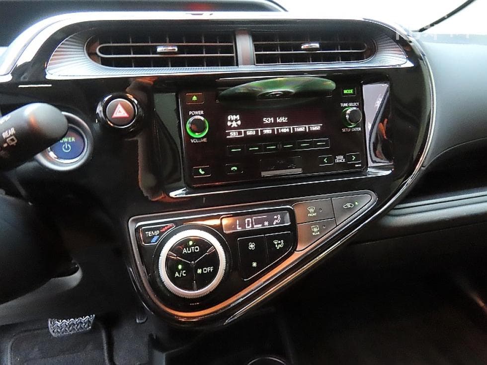 Toyota Prius1.5 Hybrid Standard - 17