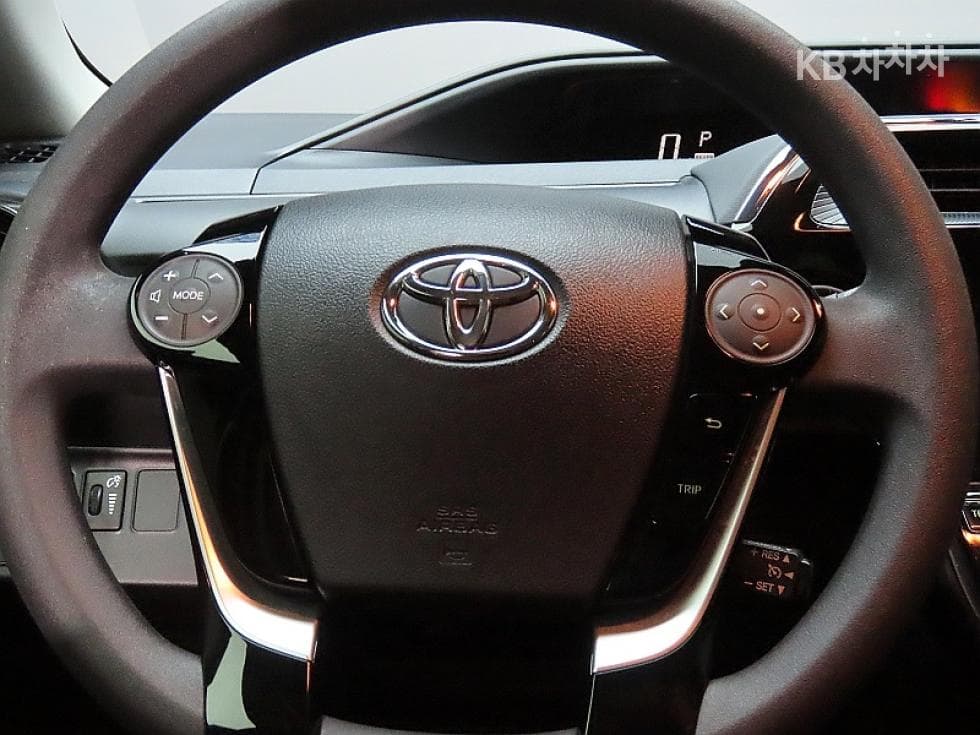 Toyota Prius1.5 Hybrid Standard - 18