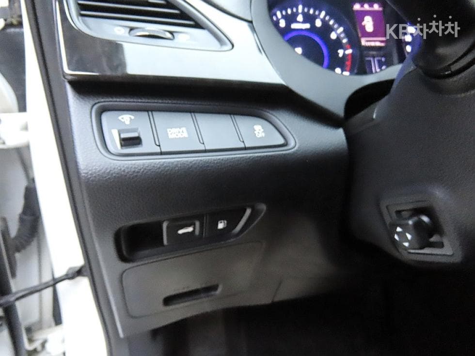 Hyundai Grandeur (Azera)HGLPG HG300 Disabled-accessible - 12
