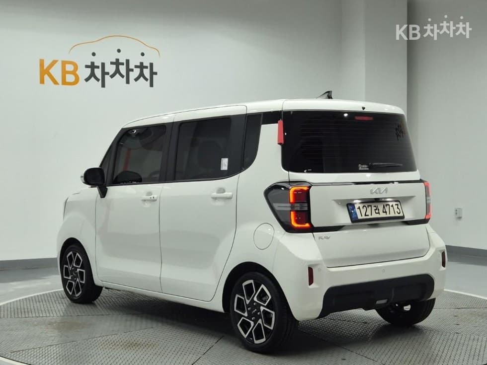 Kia The New (facelift) Kia Ray (van)1.0 Gasoline Signature - 2