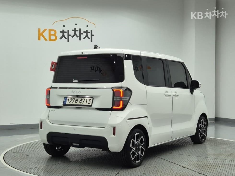 Kia The New (facelift) Kia Ray (van)1.0 Gasoline Signature - 3