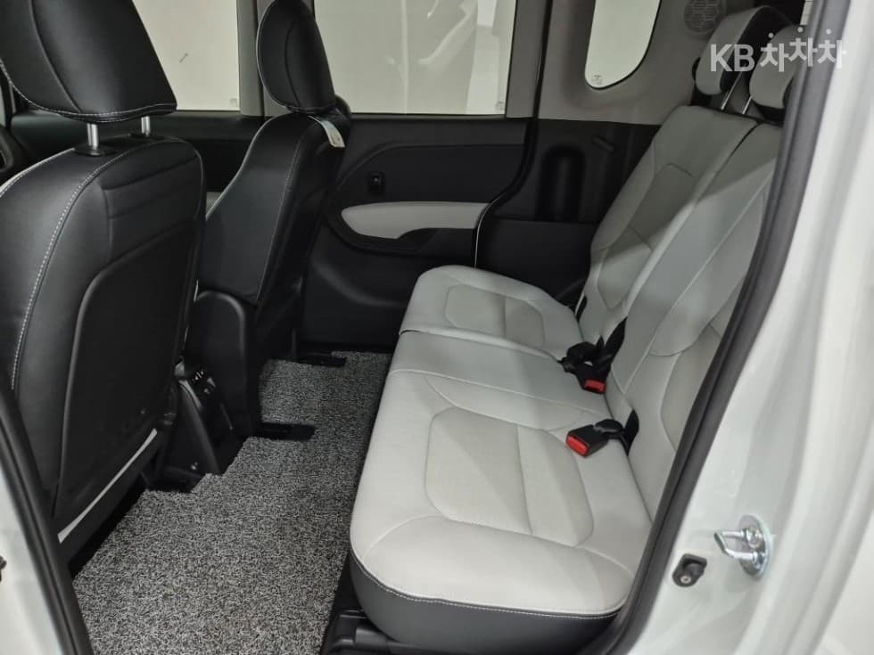 Kia The New (facelift) Kia Ray (van)1.0 Gasoline Signature - 12