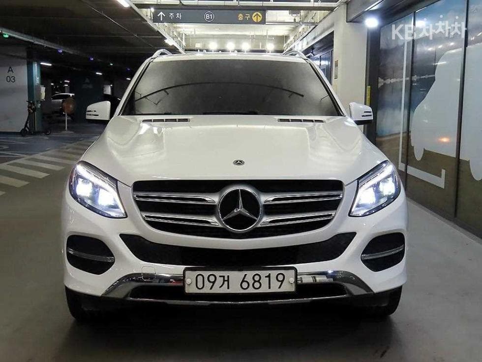 Mercedes-Benz GLE(W166) 350 d 4Matic Стандартен - Image 1
