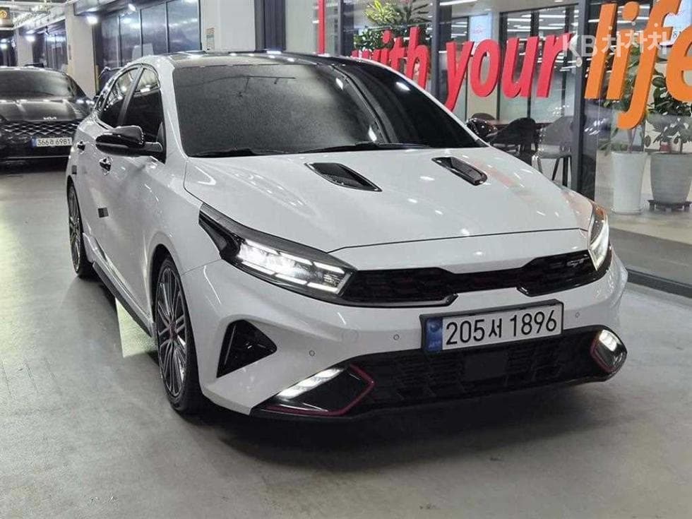 Киа The New (фейслифт) K3 GT(BD) 1.6 Турбо Бензин Директ Инжекция 5-врати Signature - Image 1