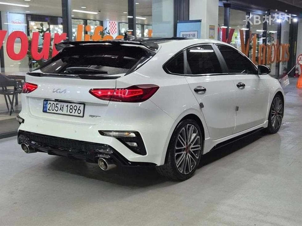 Киа The New (фейслифт) K3 GT(BD)1.6 Турбо Бензин Директ Инжекция 5-врати Signature - 4