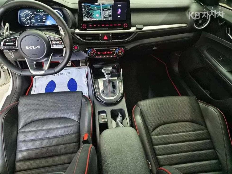 Киа The New (фейслифт) K3 GT(BD)1.6 Турбо Бензин Директ Инжекция 5-врати Signature - 10