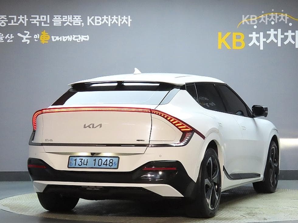 Kia EV6롱 레Seater지 2WD GT-Line - 2
