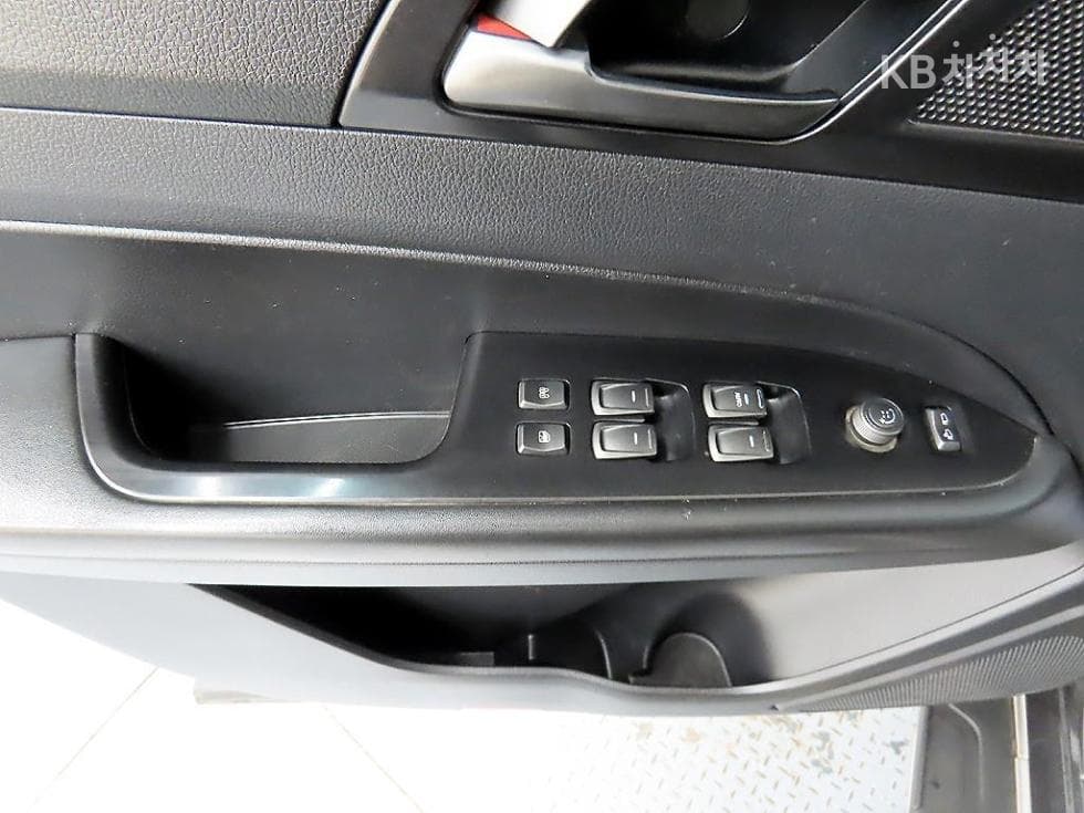 KG Mobility Rexton 스포츠2.2 4WD Prestige - 11