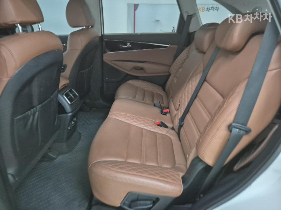 Киа The New (фейслифт) Sorento2.2 Дизел 4x4 마스터 - 12
