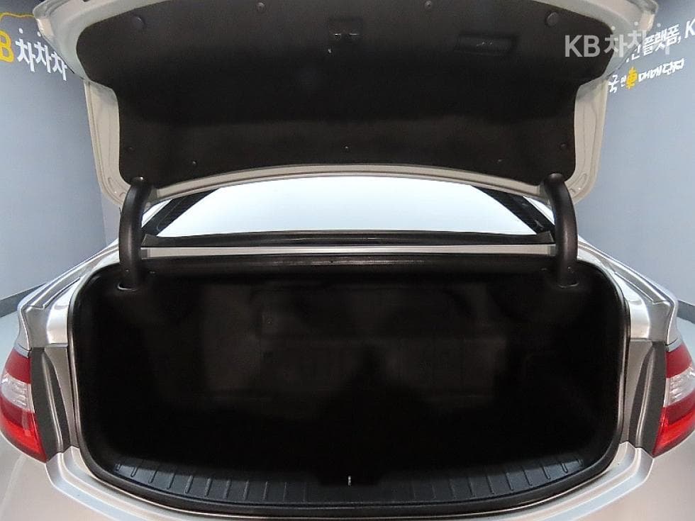 Hyundai Grandeur (Azera) HybridPremium - 19