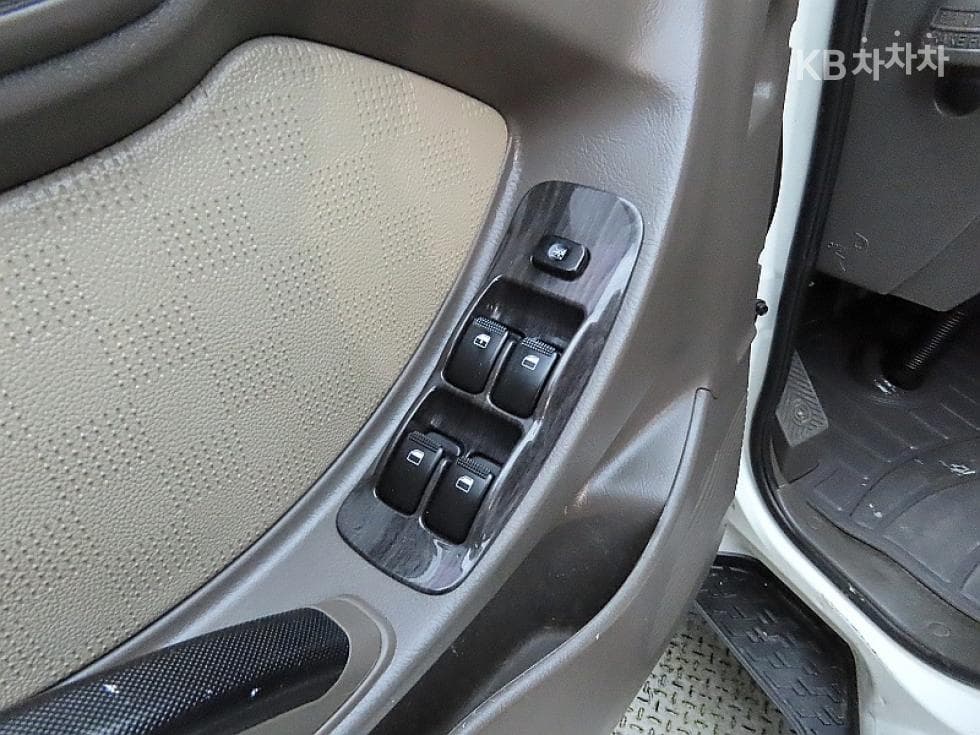 Hyundai Porter 2Extra Long Double Cab CRDi Premium - 13