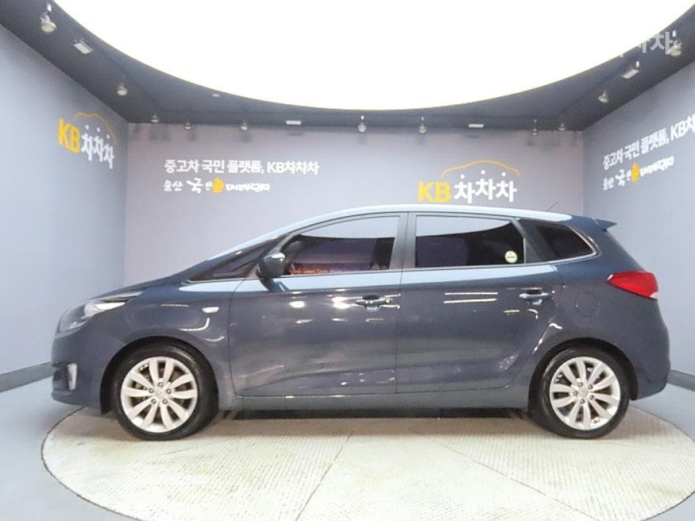 Kia All New Carens2.0 LPi Prestige 7-seater (Limousine) - 5