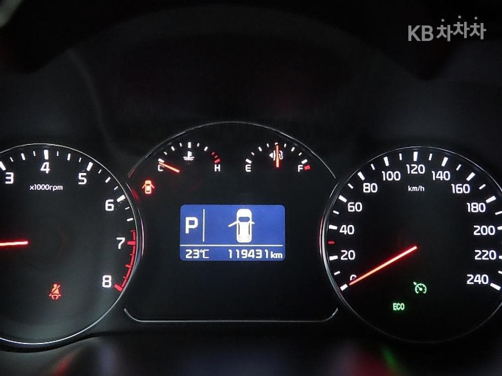 Kia All New Carens2.0 LPi Prestige 7-seater (Limousine) - 8