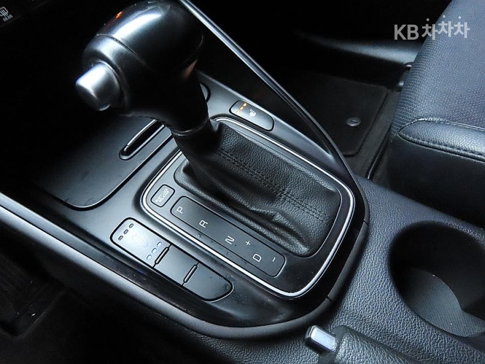 Kia All New Carens2.0 LPi Prestige 7-seater (Limousine) - 9