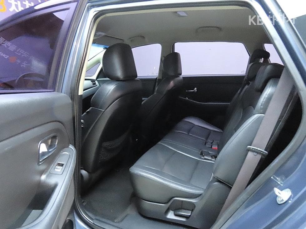 Kia All New Carens2.0 LPi Prestige 7-seater (Limousine) - 11