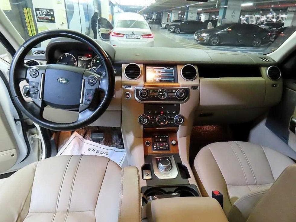 Land Rover 디스커버리43.0 TDV6 SE - 10