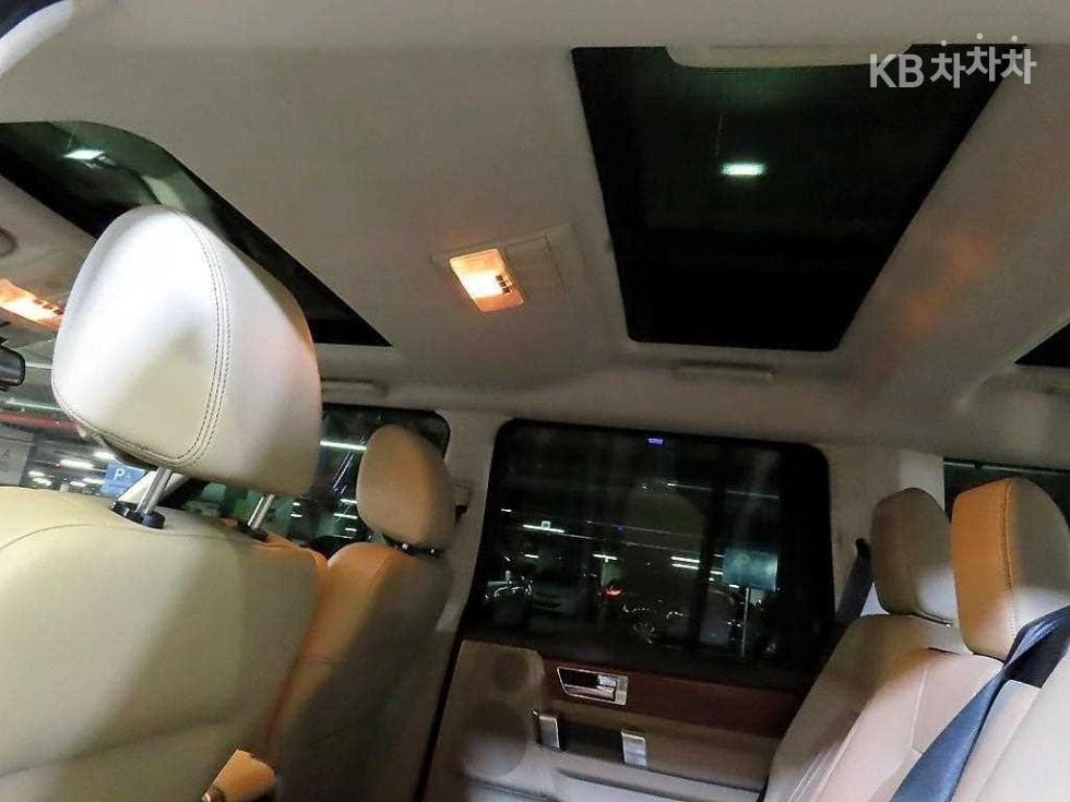 Land Rover 디스커버리43.0 TDV6 SE - 15