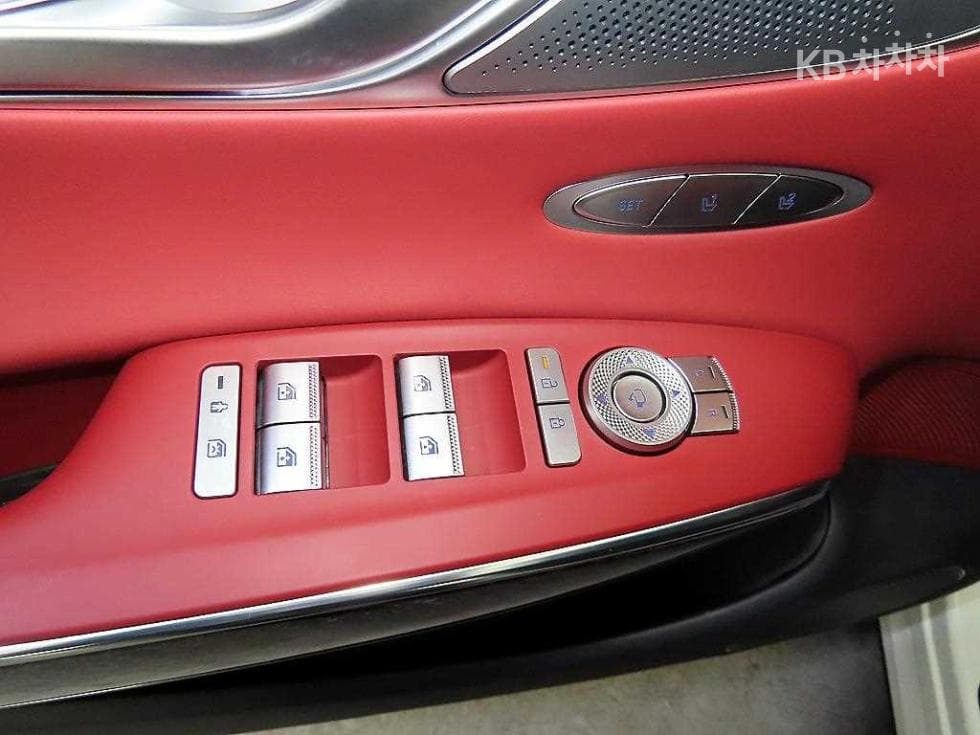 Дженезис GV70Бензин 3.5T 스포츠패키지 AWD - 13