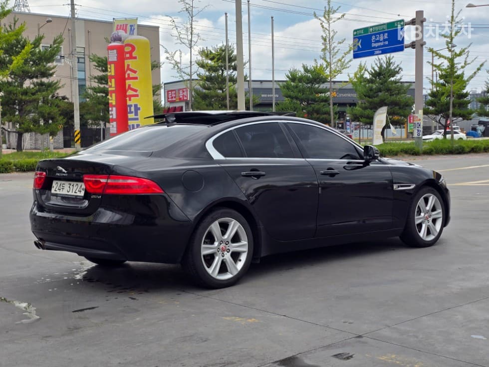 Jaguar XE2.0 Дизел PORTFOLIO - 2