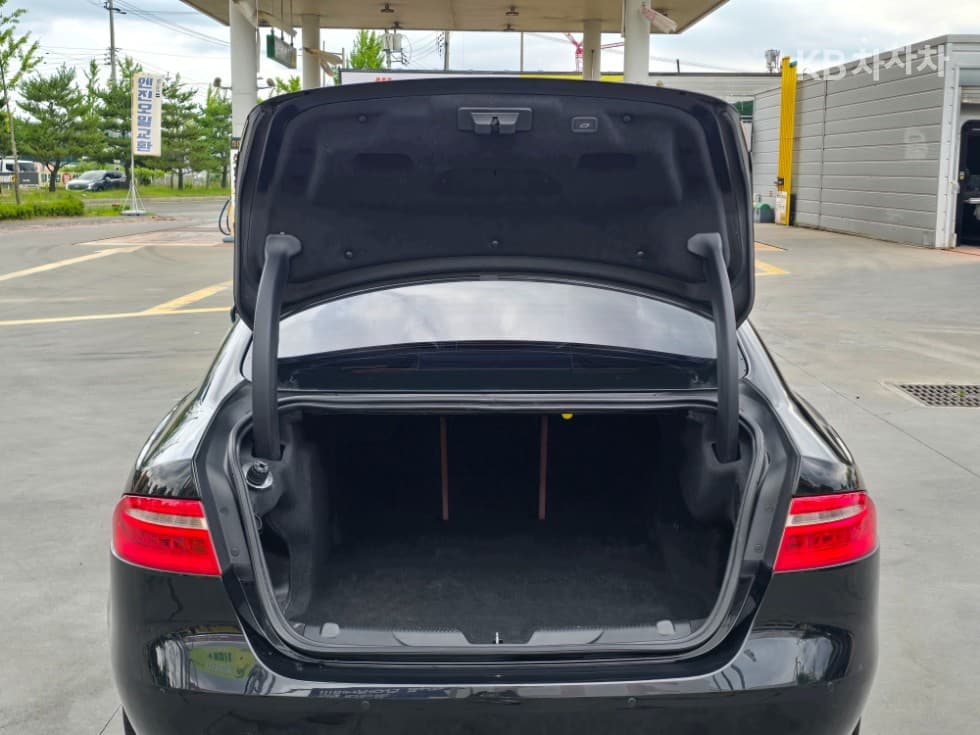 Jaguar XE2.0 Дизел PORTFOLIO - 17