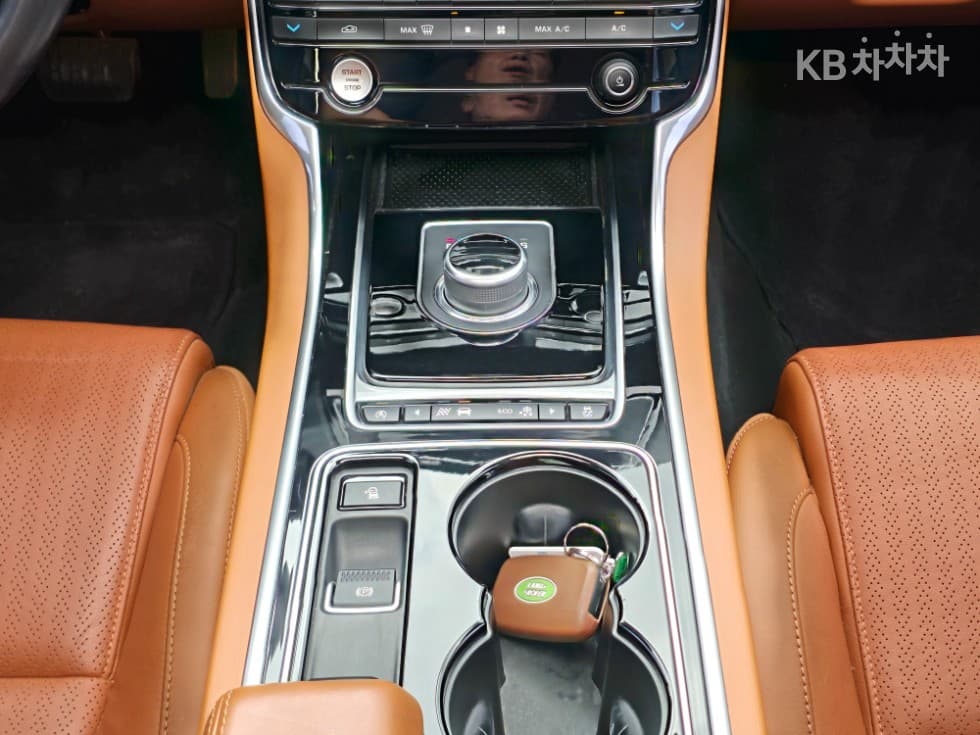 Jaguar XE2.0 Дизел PORTFOLIO - 20