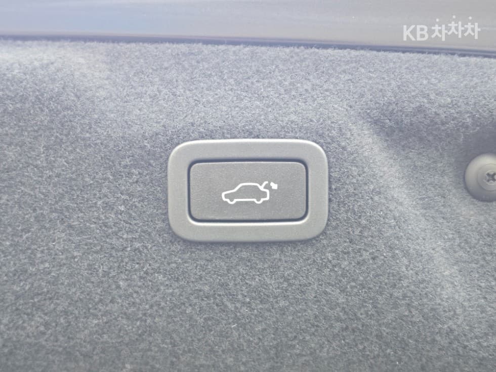 Jaguar XE2.0 Дизел PORTFOLIO - 21